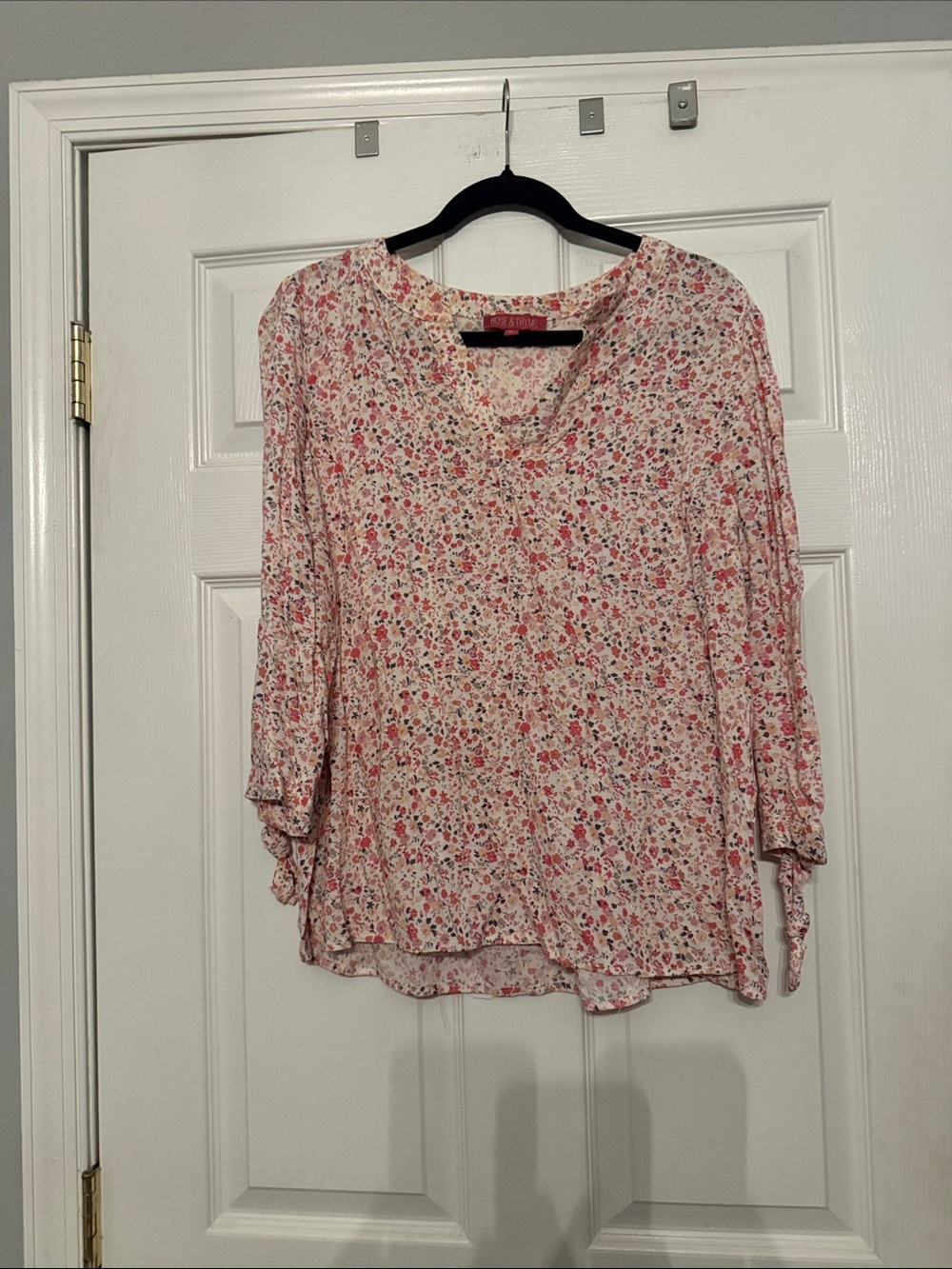Women's Cotton Floral V-Neck Blouse - Pink